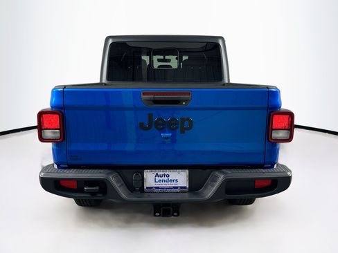 Used 2023 Jeep Gladiator Sport AWD/4WD image 6