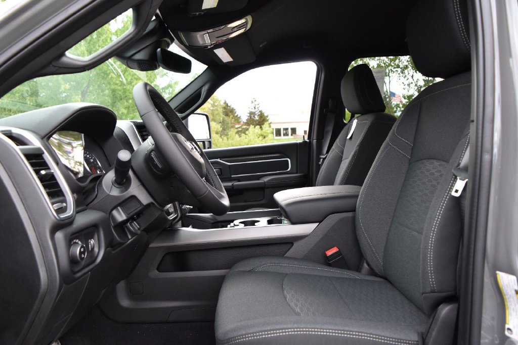 New 2026 RAM 3500 Big Horn AWD/4WD image 13