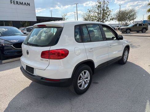 Used 2013 Volkswagen Tiguan S image 9