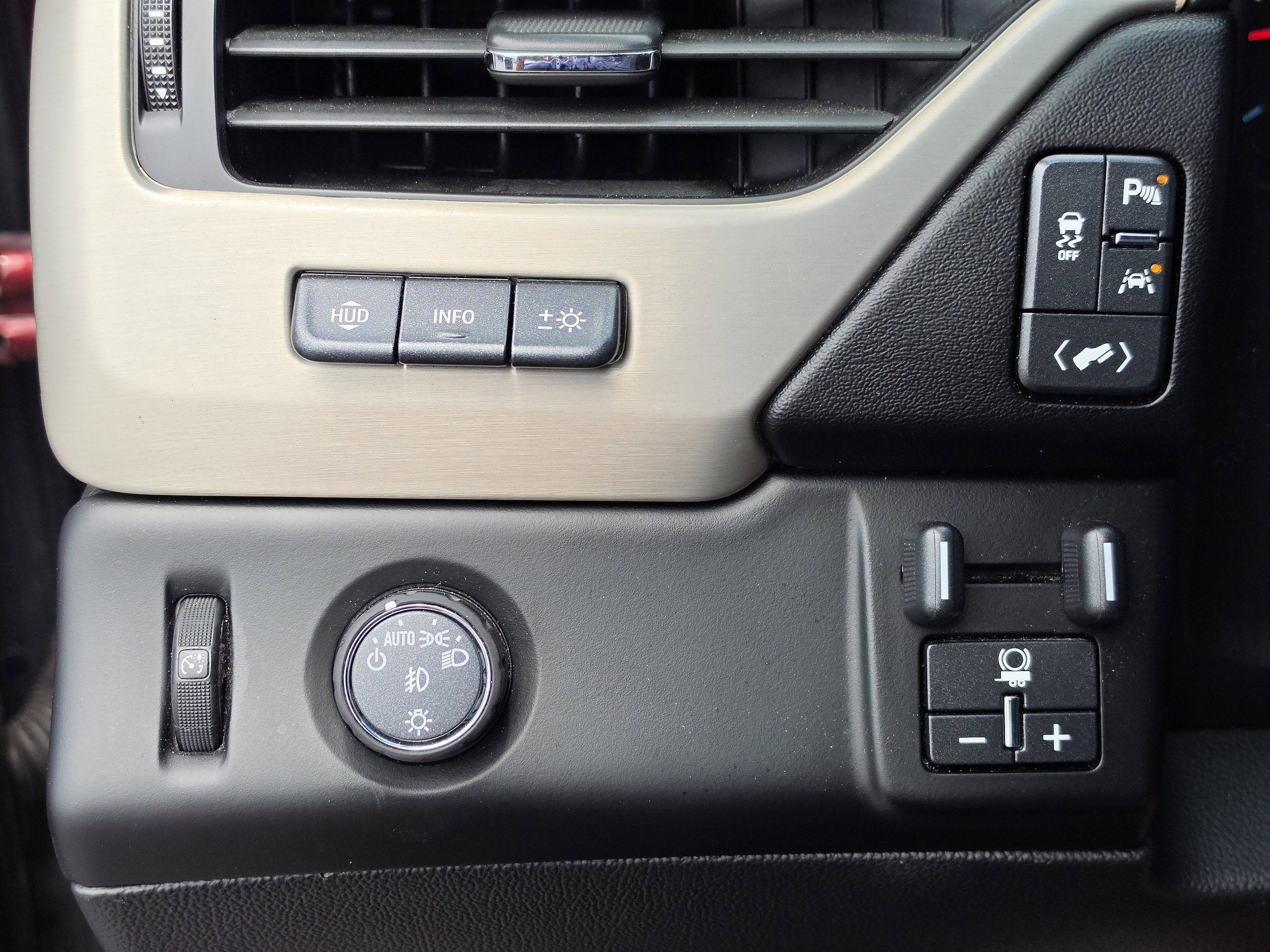 Used 2020 GMC Yukon XL Denali RWD image 30