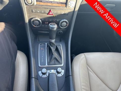Used 2011 Mercedes-Benz SLK 300 image 16