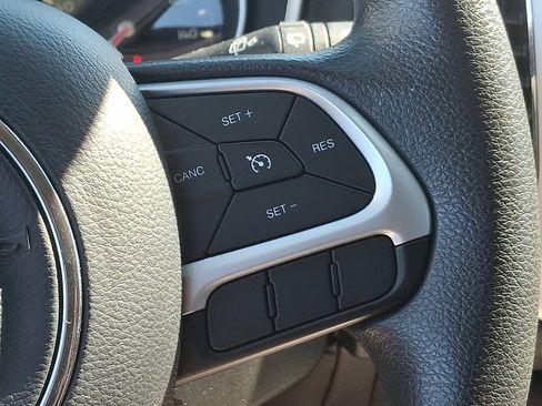 Used 2019 Jeep Compass Sport image 21