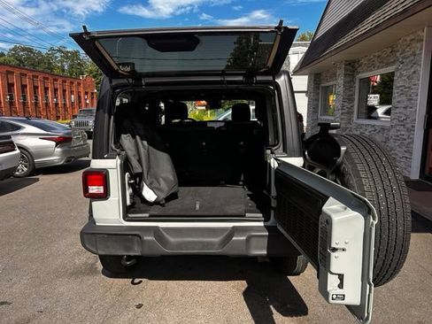 Used 2024 Jeep Wrangler Unlimited Sport AWD/4WD image 19