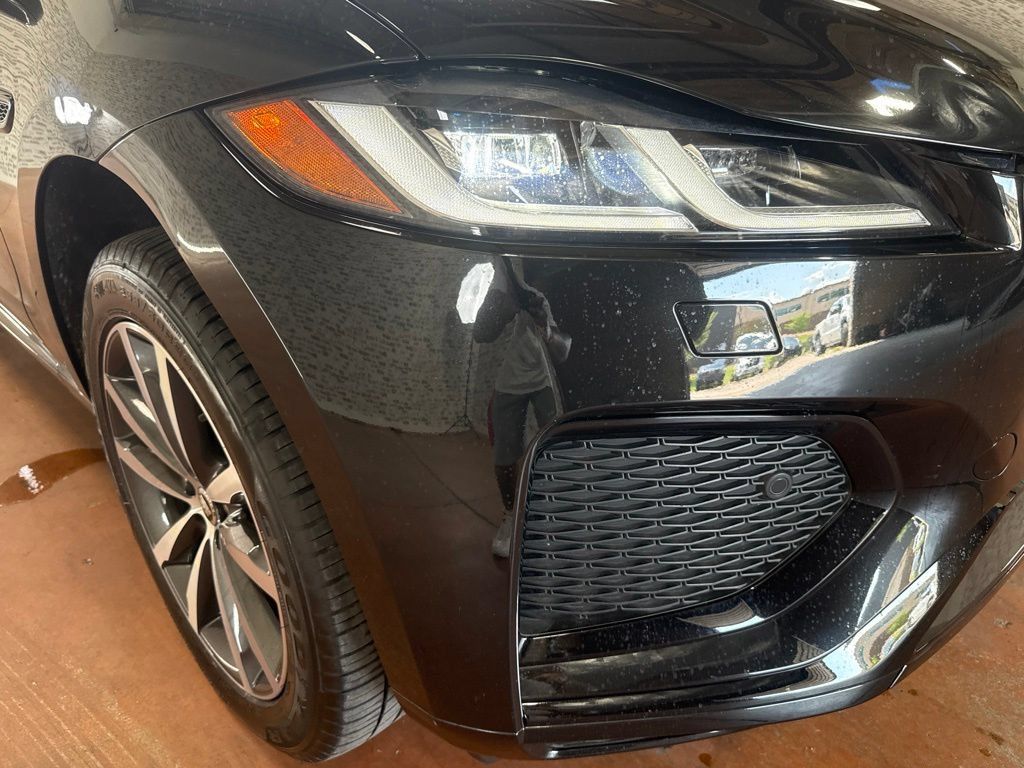 Used 2025 Jaguar F-PACE R-Dynamic S AWD/4WD image 10