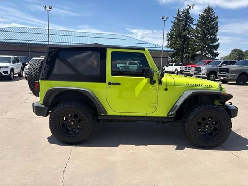 Used 2016 Jeep Wrangler Rubicon w/ Power Convenience Group AWD/4WD image 11
