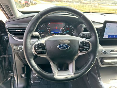 Used 2022 Ford Explorer XLT w/ Equipment Group 202A image 15