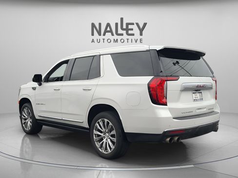 Used 2021 GMC Yukon Denali w/ Denali Premium Package image 3