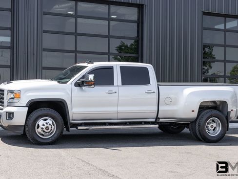 Used 2018 GMC Sierra 3500 SLT w/ Duramax Plus Package AWD/4WD image 3