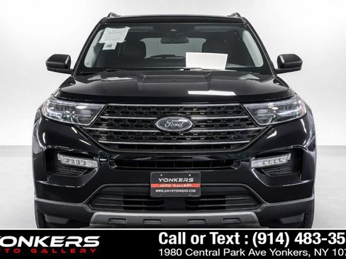 Used 2022 Ford Explorer XLT w/ Equipment Group 202A AWD/4WD image 3