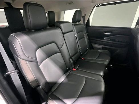 Used 2023 Nissan Pathfinder SL image 26
