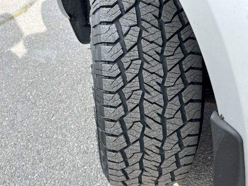 Used 2005 Nissan Frontier LE image 8