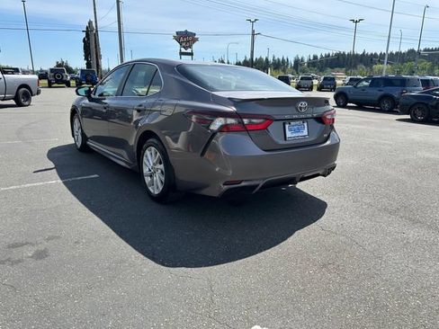 Used 2024 Toyota Camry SE FWD image 4