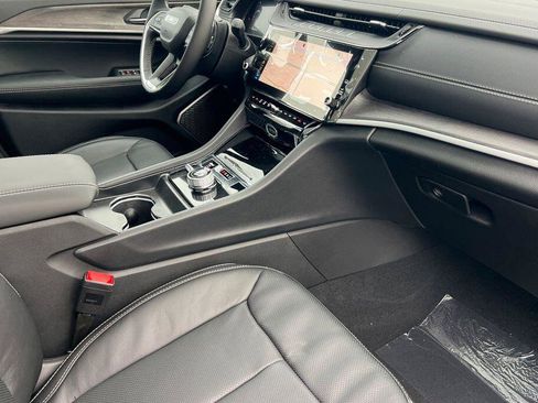 New 2026 Jeep Grand Cherokee Limited image 16