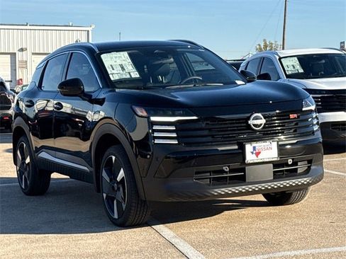 New 2026 Nissan Kicks SR w/ Cold Weather Package image 2