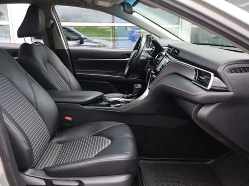 Used 2018 Toyota Camry SE FWD image 33
