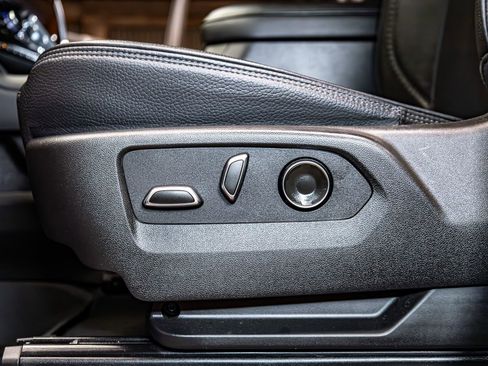 Used 2025 GMC Sierra 3500 Denali w/ Denali Reserve Package image 24