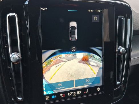 Certified 2024 Volvo C40 P8 Recharge Plus w/ Climate Package image 18