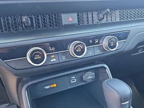 Used 2025 Honda CR-V LX image 20