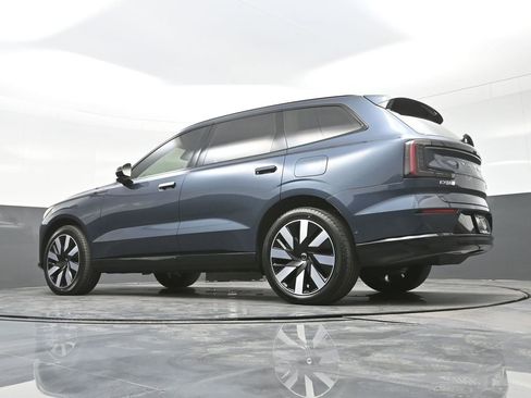 New 2025 Volvo EX90 Ultra image 29