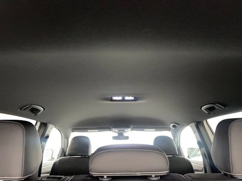Used 2025 Volkswagen Atlas Cross Sport SE FWD image 72