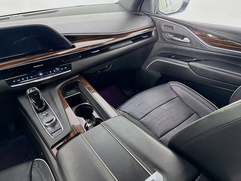 Used 2022 Cadillac Escalade ESV Premium Luxury AWD/4WD image 24
