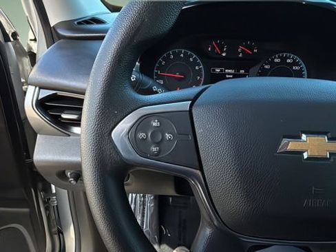 Used 2021 Chevrolet Traverse LS image 22