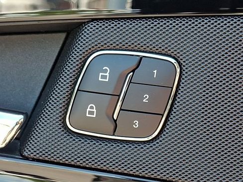 Used 2021 Lincoln Nautilus Reserve AWD/4WD image 27