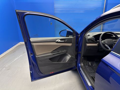 Used 2022 Volkswagen Taos SEL image 10