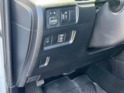 Used 2019 Toyota 4Runner TRD Off-Road Premium AWD/4WD image 30