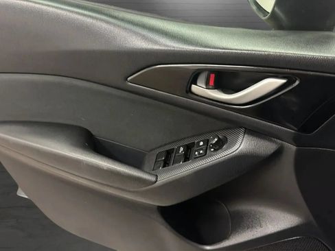 Used 2016 MAZDA MAZDA3 i Sport w/ Preferred Equipment Package FWD image 18