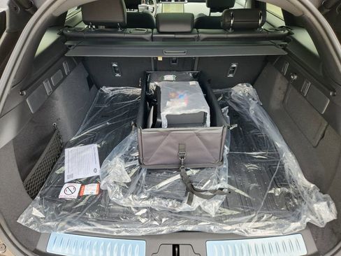 New 2026 Land Rover Range Rover Velar Dynamic SE AWD/4WD image 15