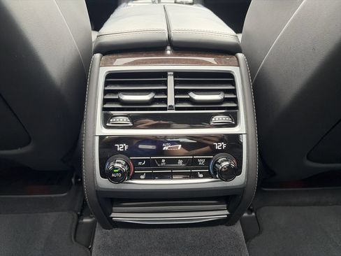 Used 2022 BMW 750i xDrive w/ Executive Package AWD/4WD image 31