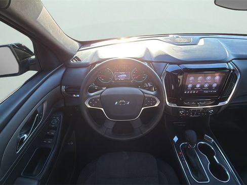 Used 2023 Chevrolet Traverse LT image 21