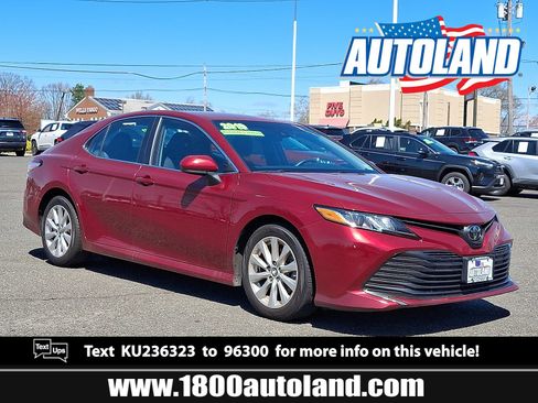 Used 2019 Toyota Camry LE FWD image 1