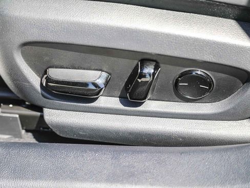 Used 2025 Lexus ES 300h w/ Premium Package FWD image 19