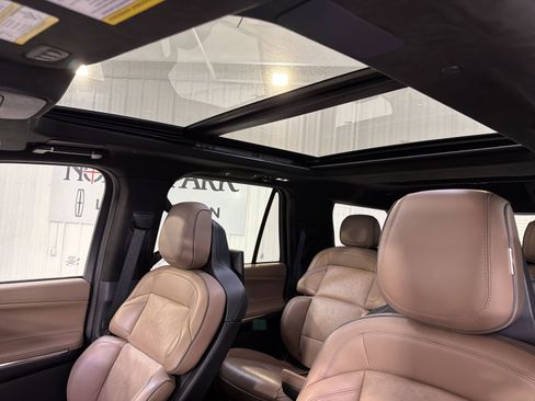 Used 2025 Lincoln Navigator Black Label AWD/4WD image 24