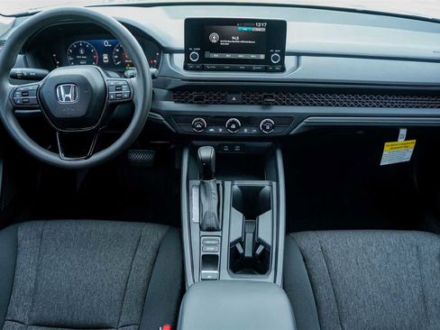 Used 2025 Honda Accord LX image 10