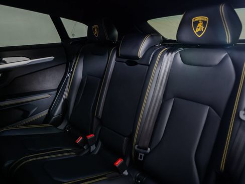 Used 2020 Lamborghini Urus AWD/4WD image 42