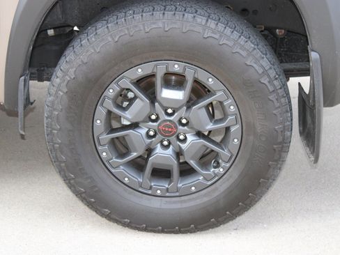 Used 2024 Nissan Frontier PRO-4X w/ Pro Premium Package image 31