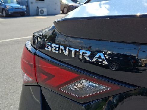 Used 2022 Nissan Sentra SR w/ SR Premium Package FWD image 29