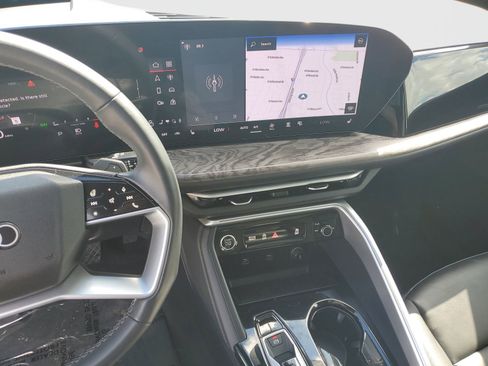 Used 2025 Audi Q5 Premium w/ Convenience Package image 24