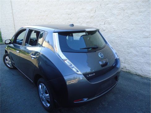 Used 2013 Nissan Leaf S w/ Charger Pkg FWD image 8
