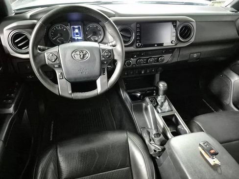 Certified 2020 Toyota Tacoma TRD Sport w/ TRD Premium Sport Package AWD/4WD image 10