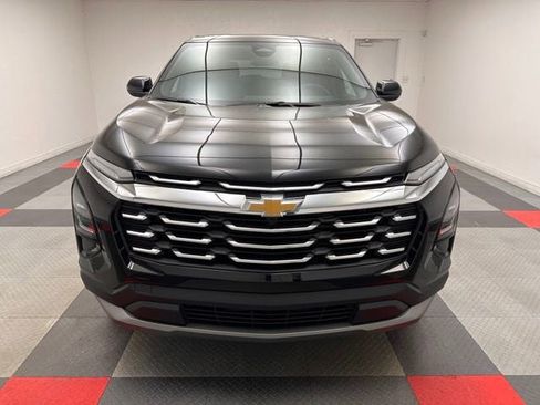 New 2026 Chevrolet Equinox LT w/ Convenience Package II FWD image 2