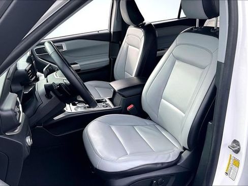 Used 2021 Ford Explorer XLT w/ Equipment Group 202A image 22