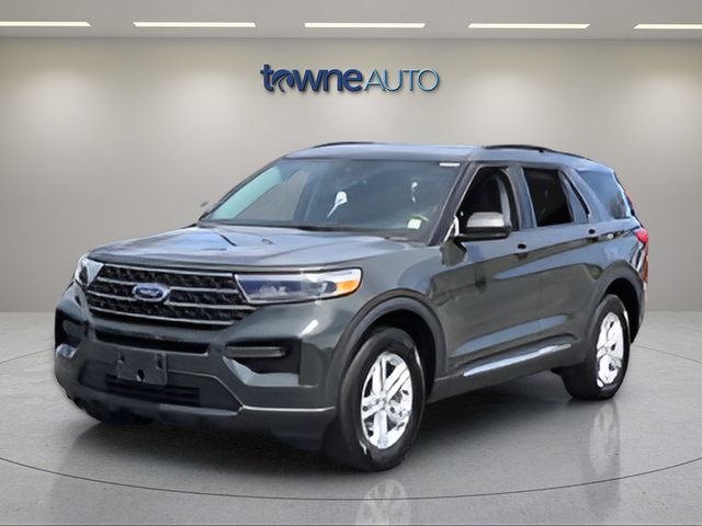 Used 2023 Ford Explorer XLT AWD/4WD image 2