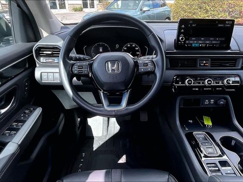 Certified 2025 Honda Pilot EX-L image 5