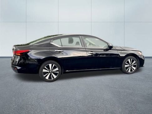Used 2022 Nissan Altima 2.5 SV image 18