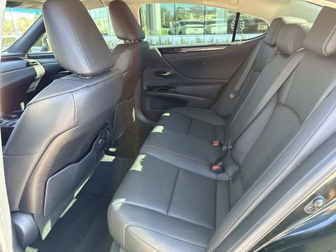 Used 2023 Lexus ES 350 w/ Accessory Package (Z2) image 17