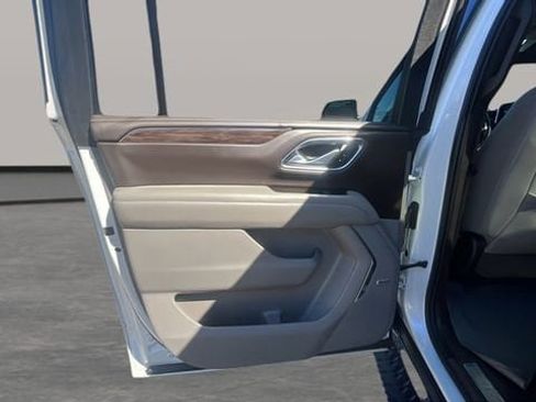 Used 2021 Chevrolet Suburban Z71 w/ Luxury Package image 39